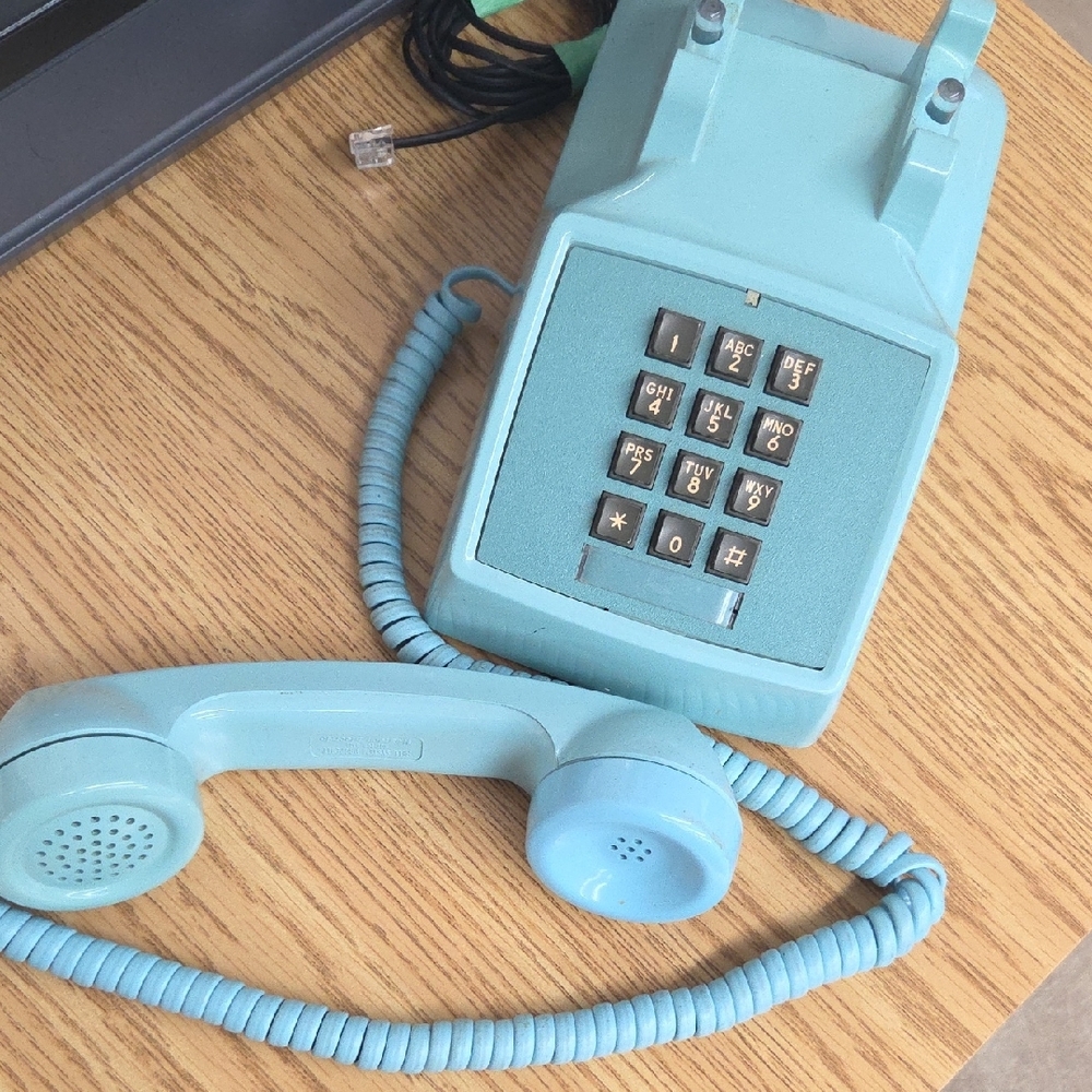 Vintage Blue Rotary Phone - Picture 2 of 7